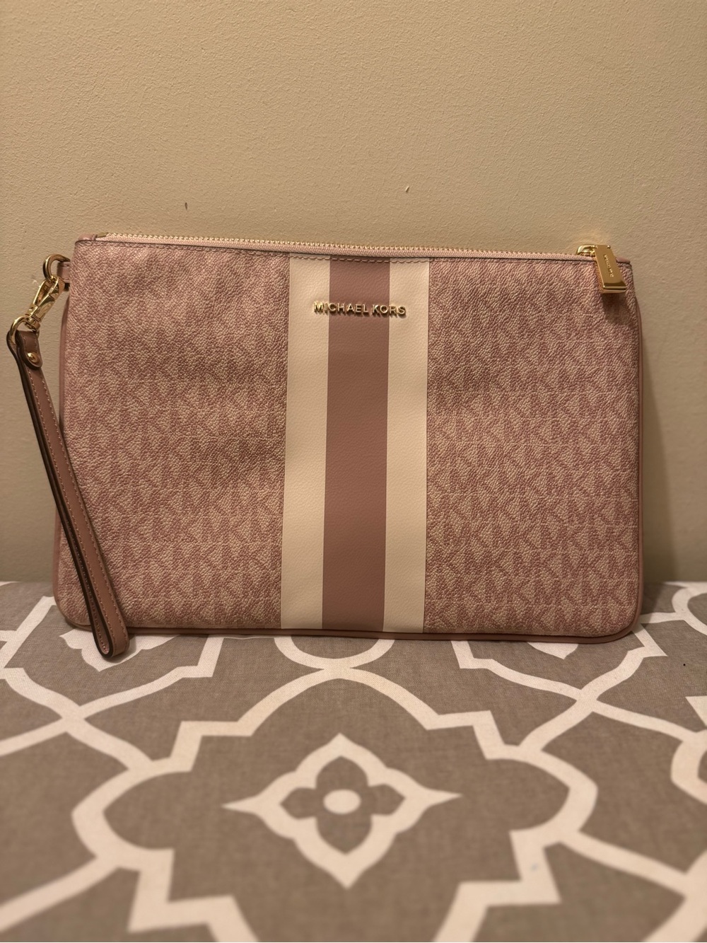 PRE-LOVED Michael Kors Jet Set Travel Logo Stripe Zip Pouch